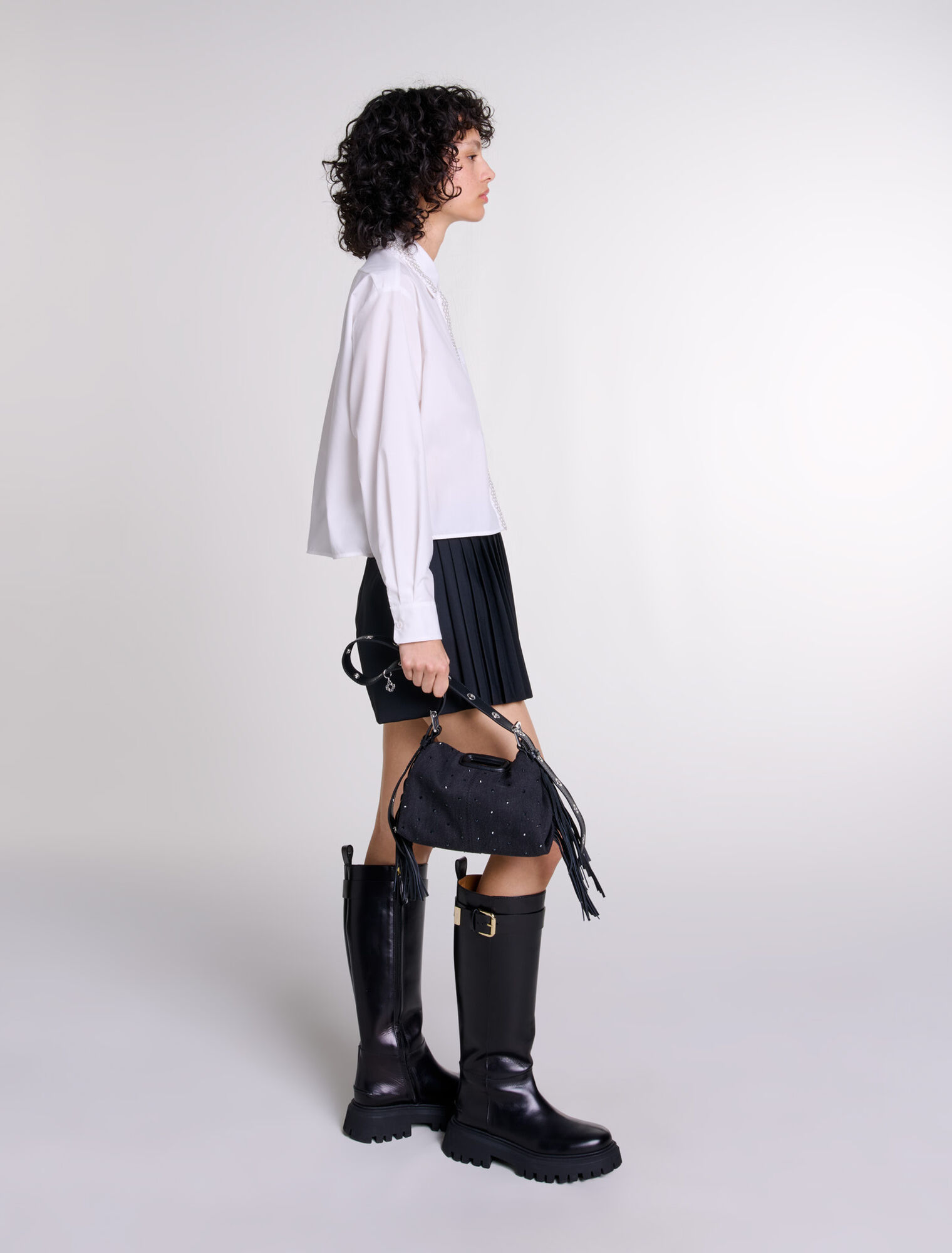 Camisa corta con perlas