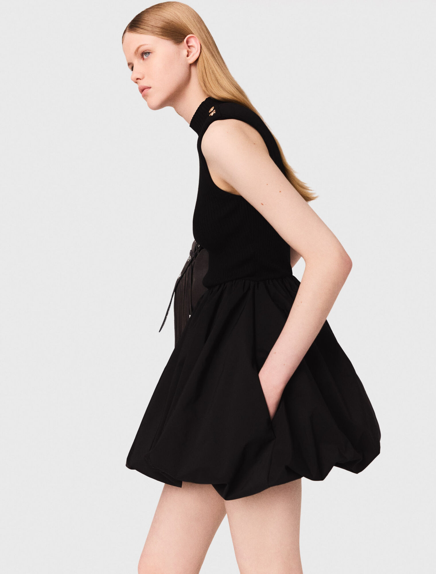 Vestido corto de punto y tafetán
