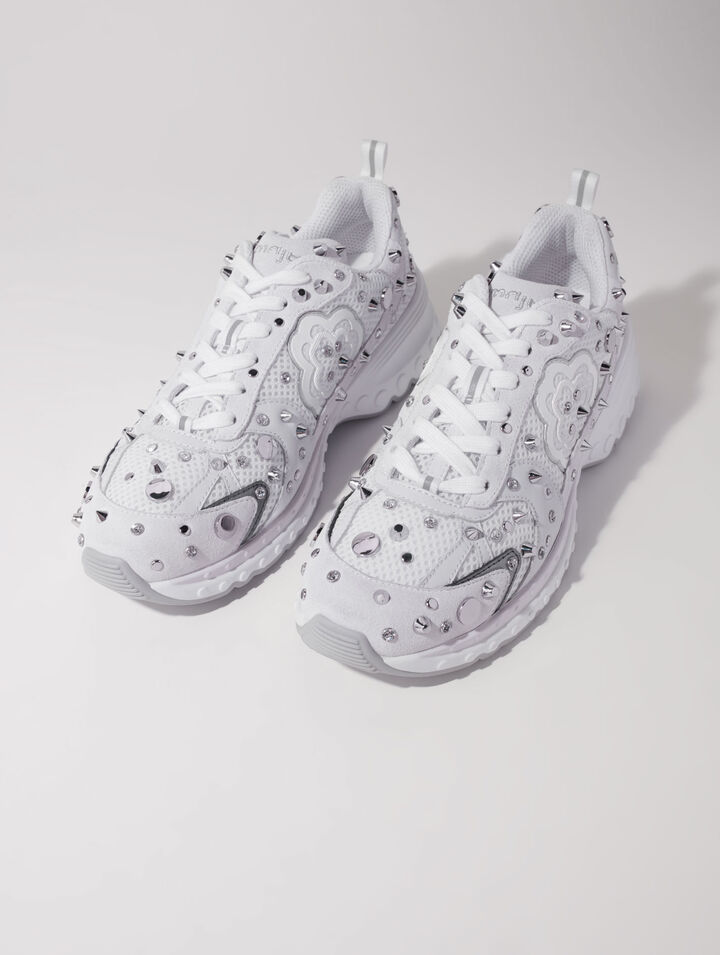 Zapatillas M tachuelas