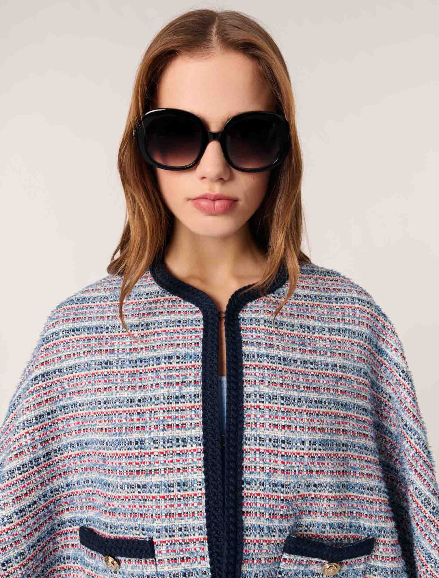 Capa de tweed con pasamanos contrastados