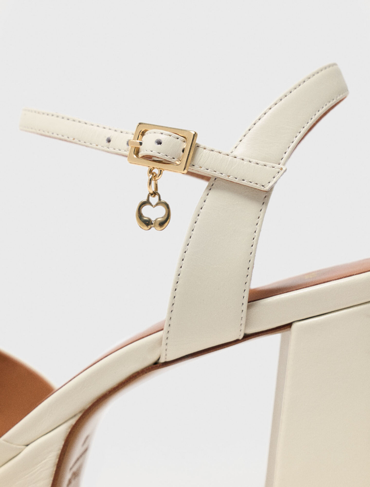 Sandalias de cuero de plataforma