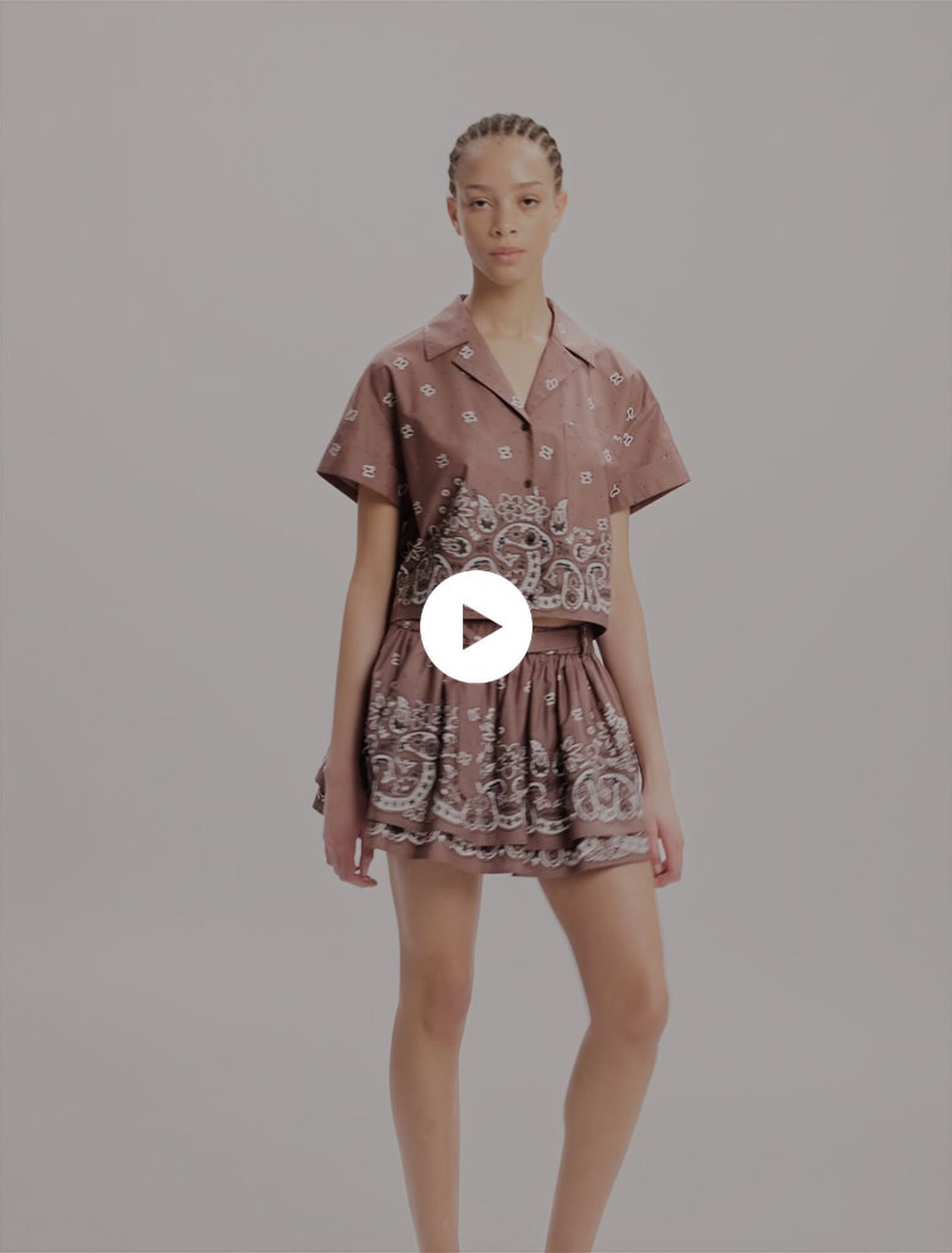 Camisa corta estampada con strass