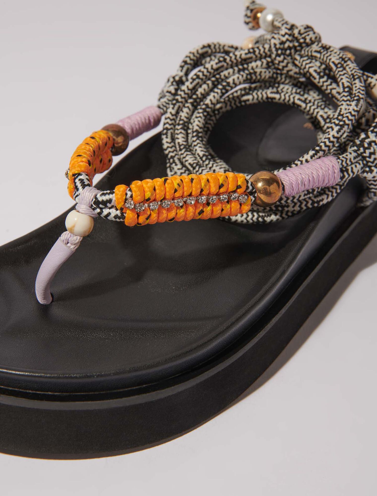 Sandalias con correas trenzadas
