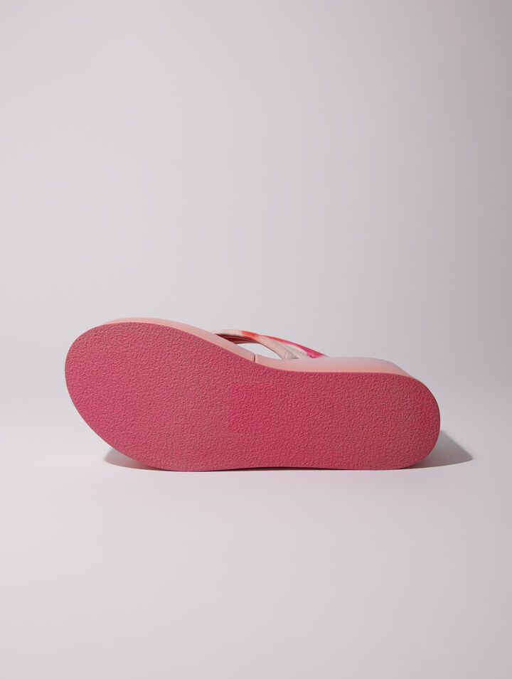 Sandalias de cuña con estampado floral
