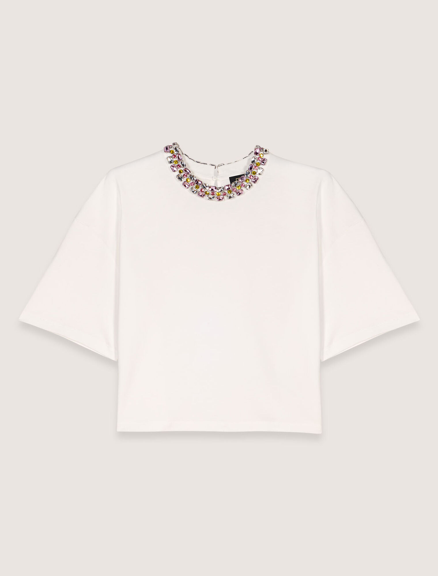 Camiseta con cuello joya