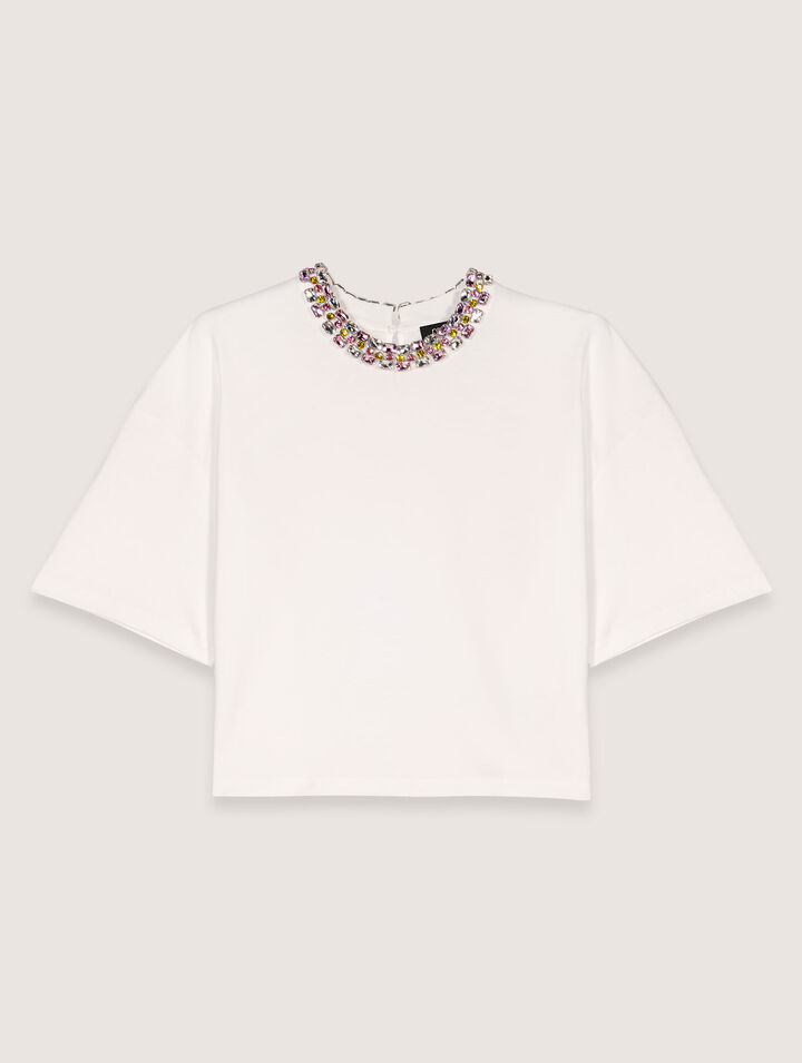 Camiseta con cuello joya