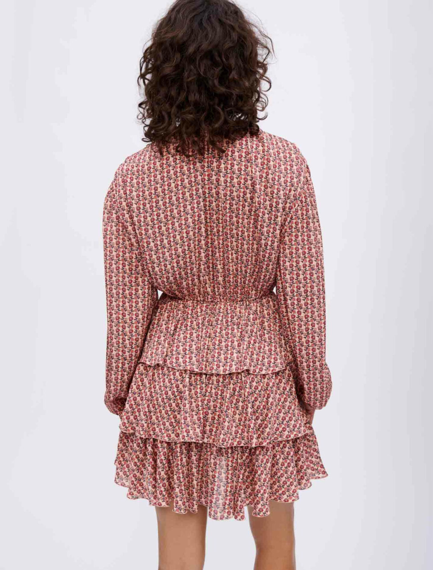Vestido fluido estampado con volantes