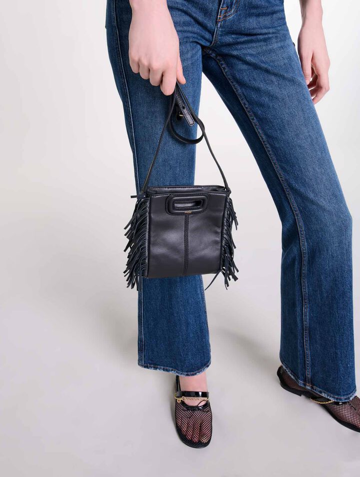 Bolso de piel con cadena
