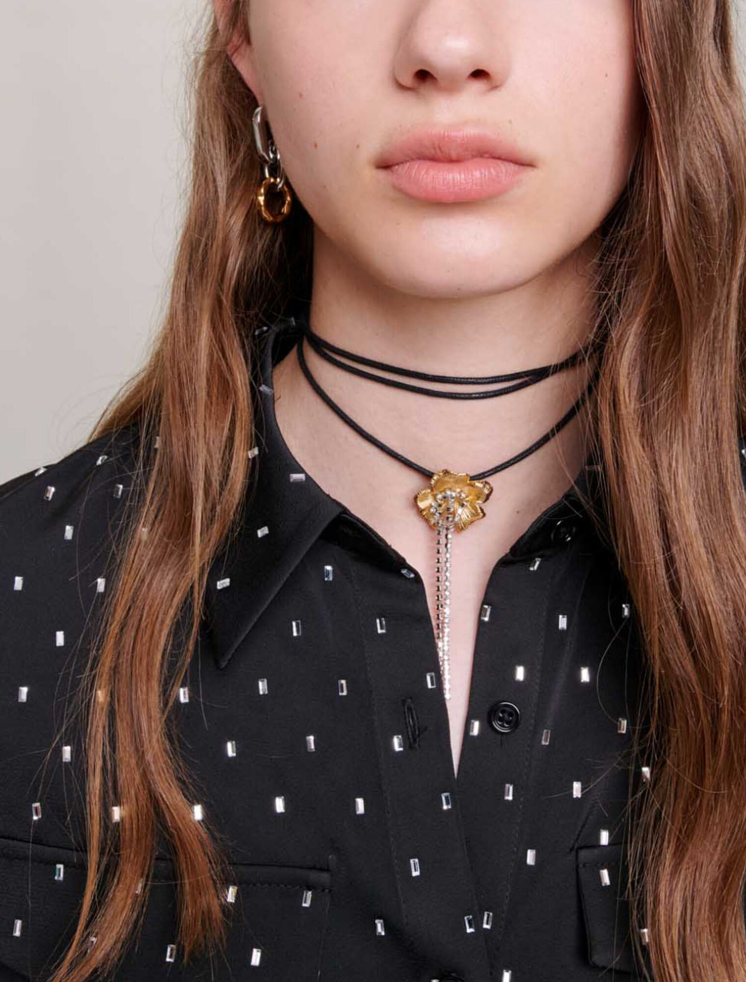 Camisa satinada con strass