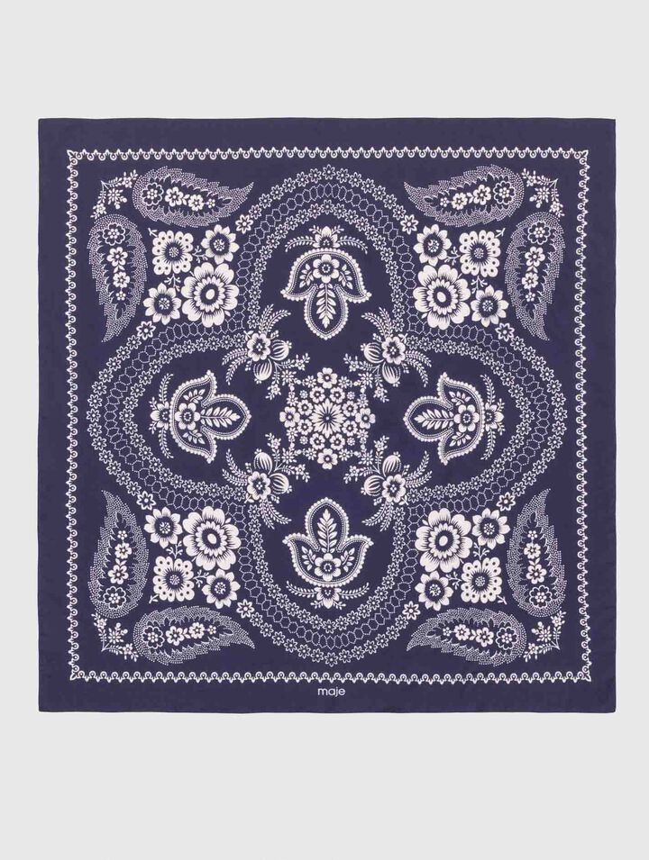 Pañuelo 90x90 de seda estampado