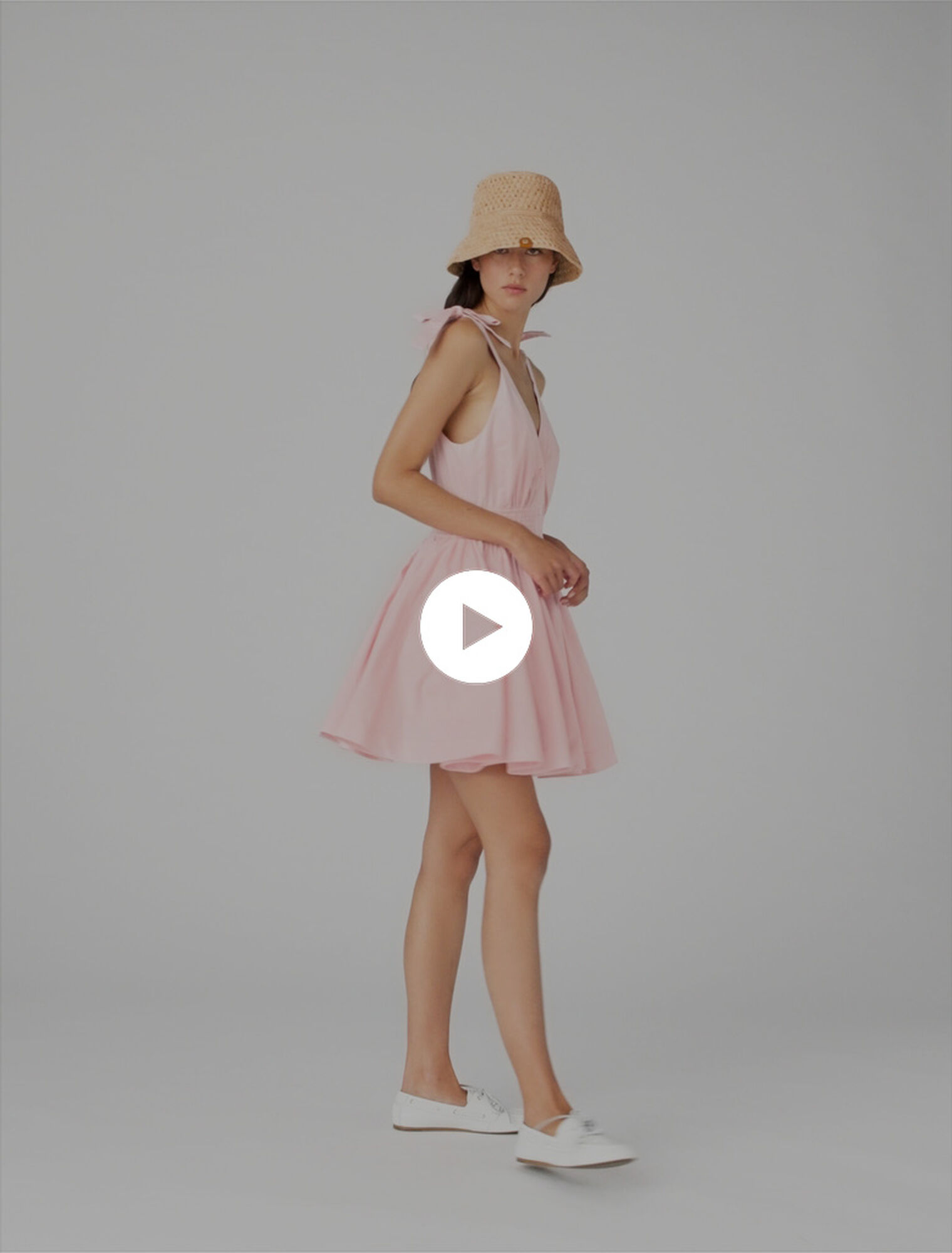 Vestido corto acampanado de algod&oacute;n