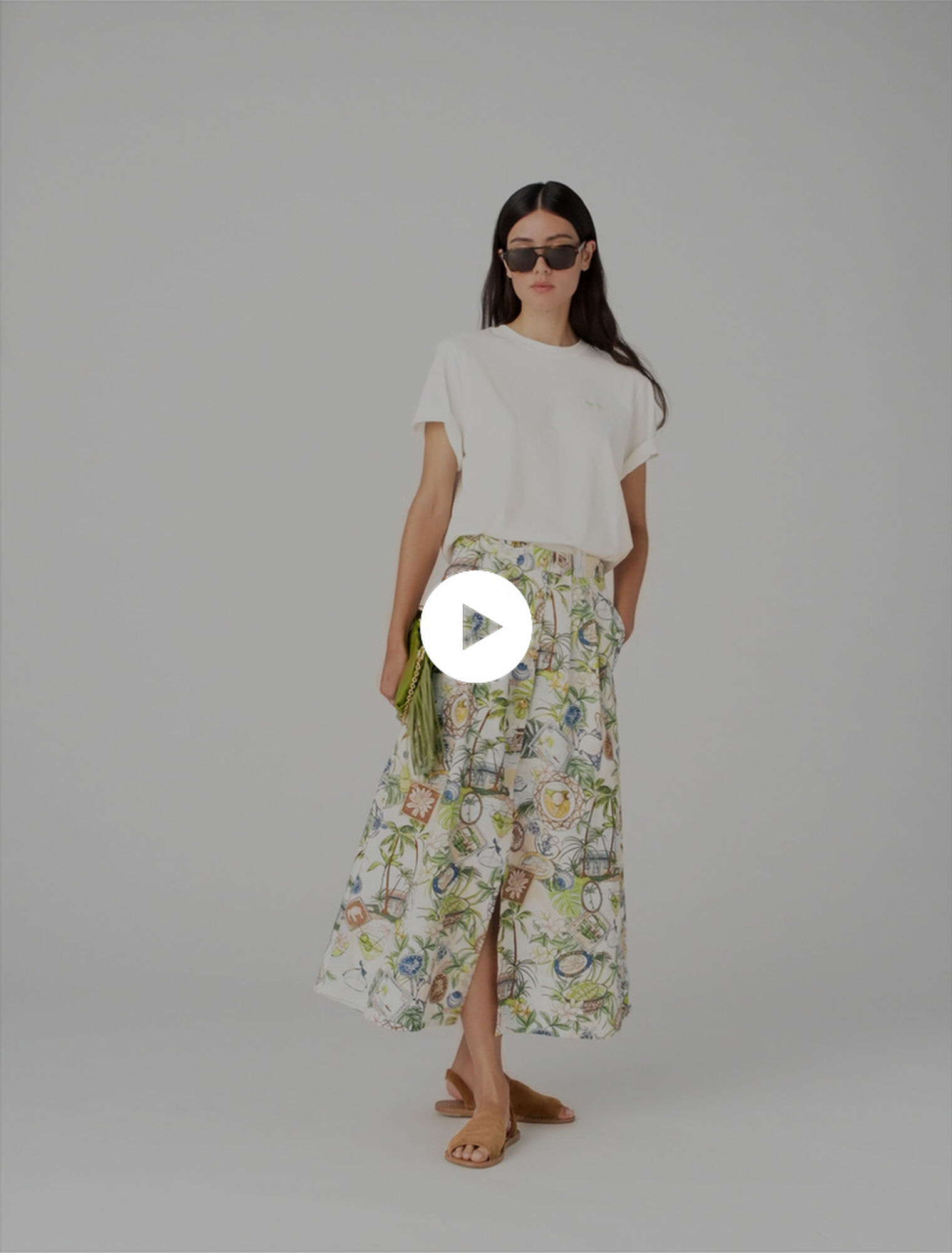 Falda larga estampada y short