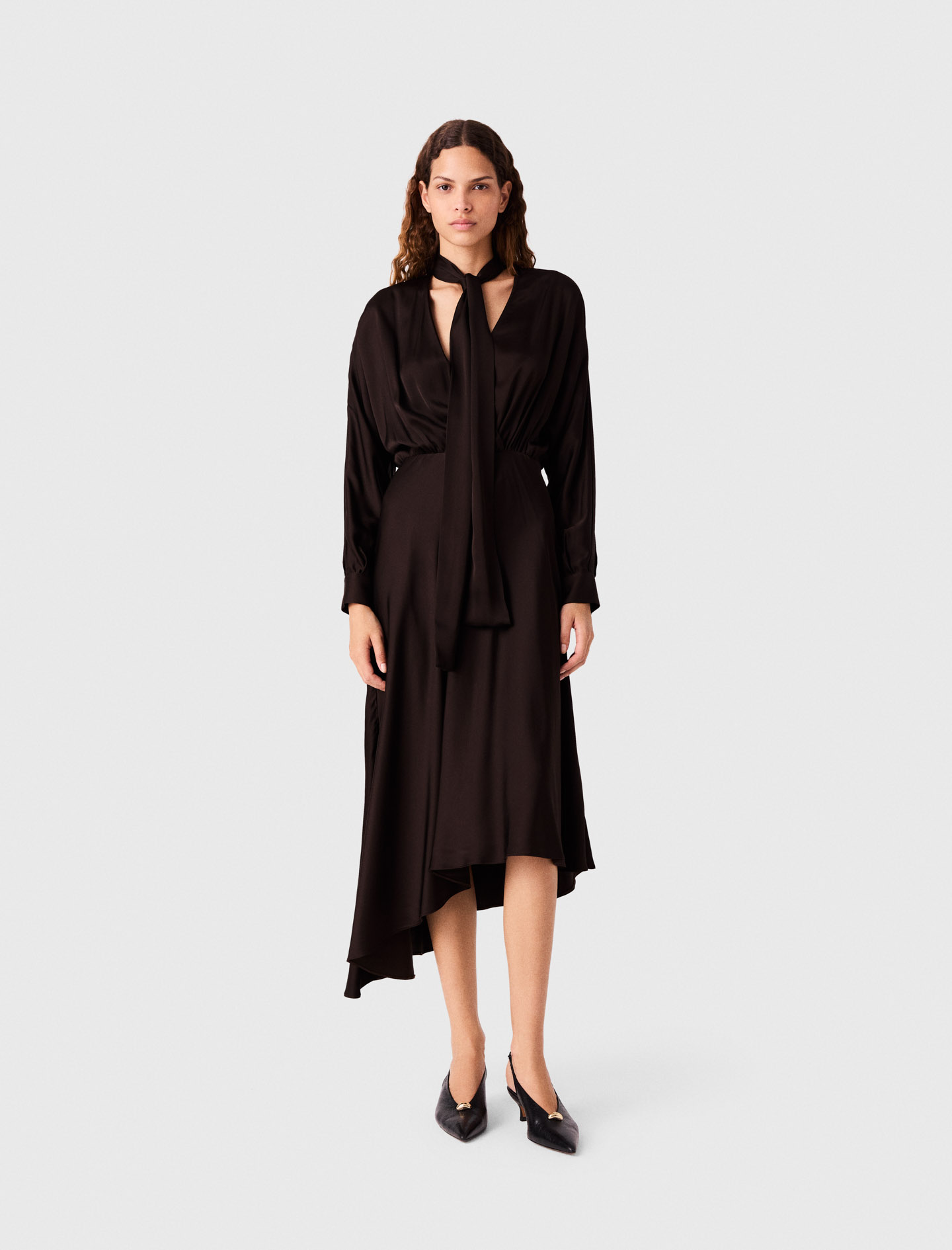 Vestido Midi Asimétrico De Satén - Marrón Oscuro - Talla 38 - Maje